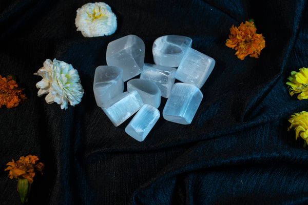 Natural Selenite Tumbled Stone – Energy Cleansing Crystal for Meditation & Chakra Healing