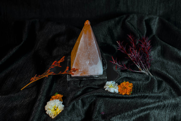 Natural Selenite Lamp – Crystal Healing Night Light for Energy Cleansing & Peaceful Ambience