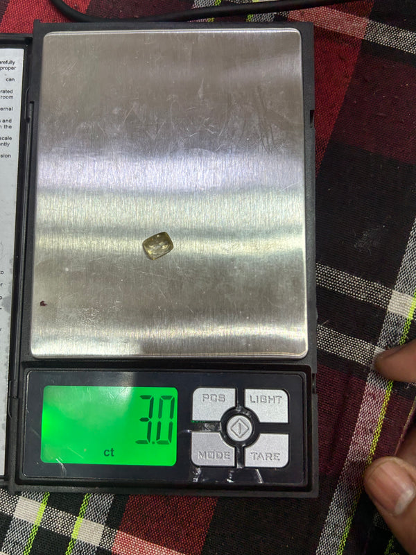 100% Natural & Original Premium Ceylon Pukhraj (Yellow Sapphire) – 3 Carat | Sri Lanka | High-Quality Gemstone