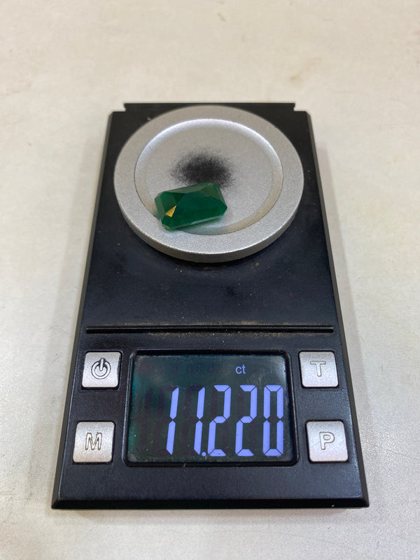 Premium Natural Zambian Panna (Emerald) – 11.2 Carat | High-Quality Green Emerald Gemstone