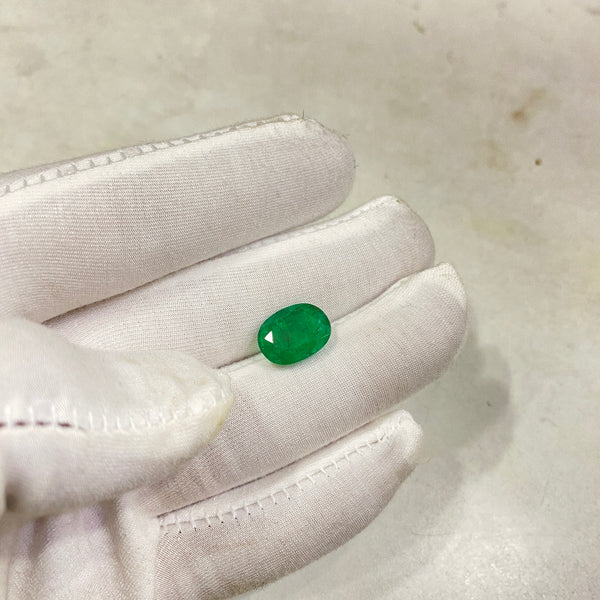 100% Natural Premium Zambian Panna (Emerald) – 3.8 Carat | High-Quality Green Gemstone