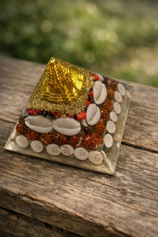 Lakshmi Yantra Pyramid for Home & Office – Vastu Wealth Remedy