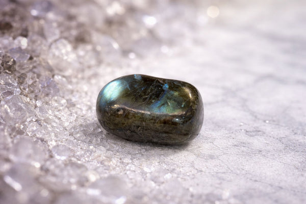 🌌 Natural Labradorite Tumble – Protection & Transformation Crystal