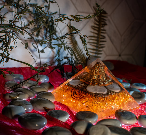 Citrine Gemstone Pyramid – Prosperity, Confidence & Business Luck Decor