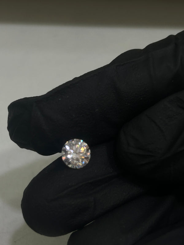 100% Natural Moissanite (0.92 carat)
