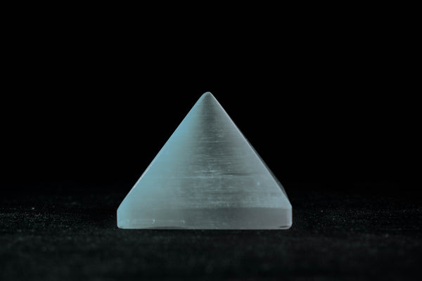 Natural Selenite Pyramid – Energy Cleansing Crystal for Meditation, Chakra Healing & Vastu Decor