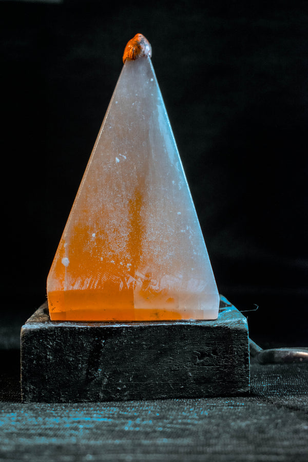 Natural Selenite Lamp – Crystal Healing Night Light for Energy Cleansing & Peaceful Ambience