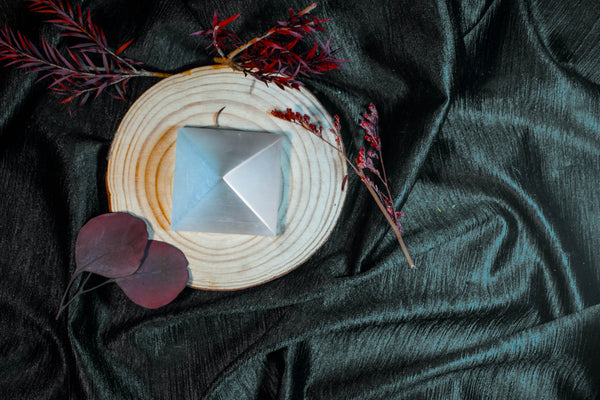 Natural Selenite Pyramid – Energy Cleansing Crystal for Meditation, Chakra Healing & Vastu Decor