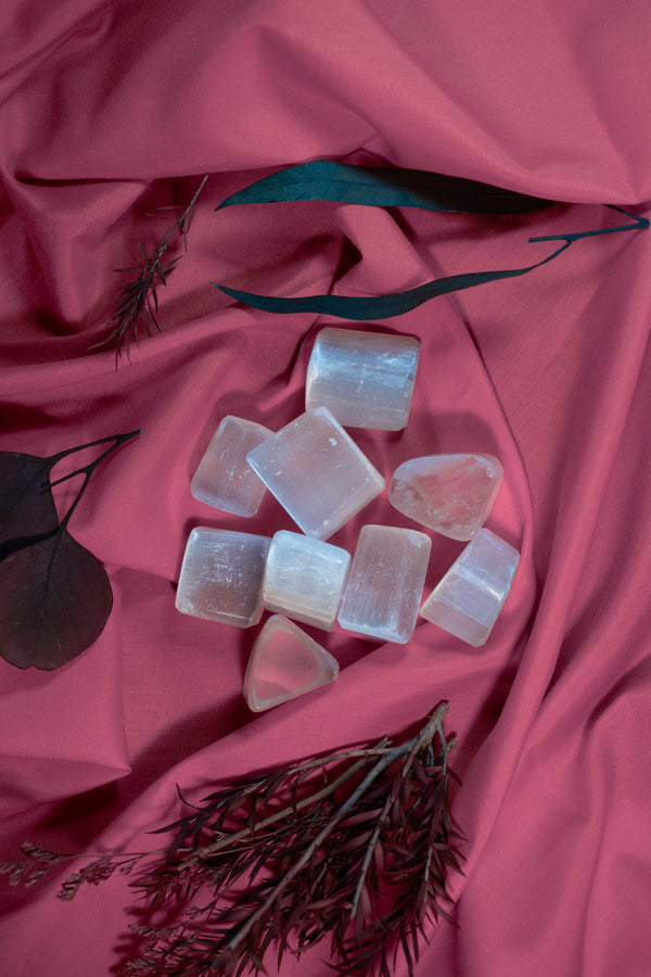 Natural Selenite Tumbled Stone – Energy Cleansing Crystal for Meditation & Chakra Healing