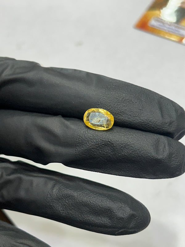 100% Natural & Original Premium Ceylon Pukhraj (Yellow Sapphire) – 4.1 Carat | Sri Lanka | High-Quality Gemstone