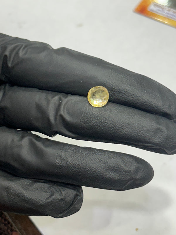 100% Natural & Original Premium Ceylon Pukhraj (Yellow Sapphire) – 2.8 Carat | Sri Lanka | High-Quality Gemstone
