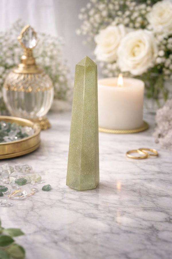 💚 Natural Green Aventurine Crystal Tower – Luck, Prosperity & Positive Energy Stone