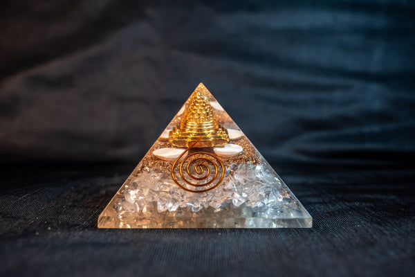 Healing Sphatik Pyramid – Energy Amplifier for Vastu & Meditation